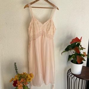 Vintage 60s fairy cottage core lacy peach dress